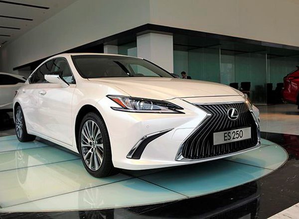 LEXUS ES 250 2020